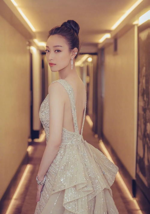 马伊琍穿露背礼服获最佳女主角,倪妮李沁也爱露背快get背部护肤法清爽一夏