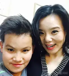 邓文迪的女儿龚琳娜的儿子混血儿都是俊男靓女吗
