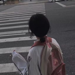 70后男士专用头像侧身女生