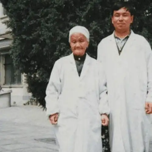北京双桥罗老太,百岁高龄仍在出诊,卫生部专门拨款为她建医院