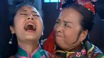 其实我们都被容嬷嬷骗了她扎林心如的针,原来全扎自己手上了