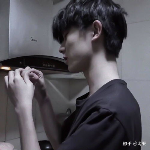 六十岁男人照片真实头像图片农村睾丸检查