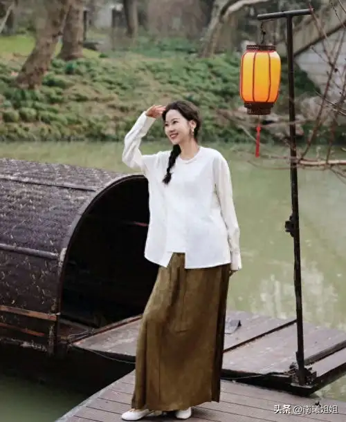短衫奶奶裙最适合中年女人的春装舒适百搭,又优雅好看