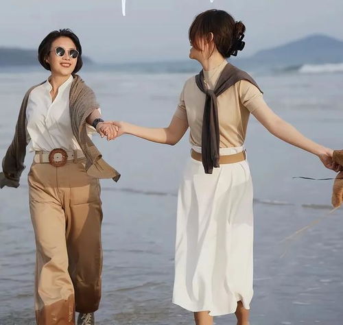 没想到中年女人这么打扮还真美裙子过膝裤不紧身,优雅又得体
