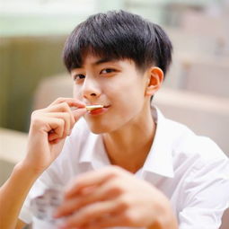 三十岁的男人照片头像曾开