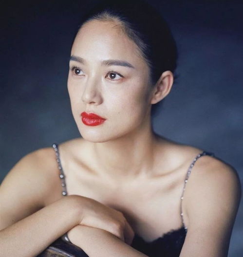 周韵和倪妮的这点大致相同,果然被评为亚洲最时尚脸孔