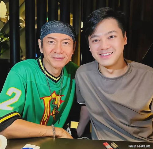 江华晒父子合照30岁儿子高大帅气酷似陈晓东,拒入行当男护士