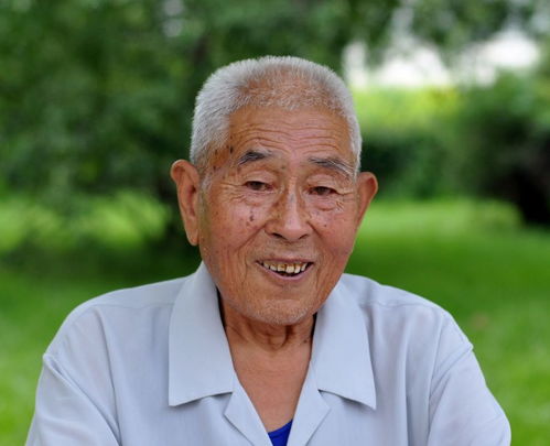 七十岁老人退休金被儿子拿去还房贷,感叹养老金变成养儿金