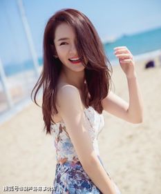 35岁戚薇撞衫43岁舒淇,一个看着像贵妇,一个却仍像少女