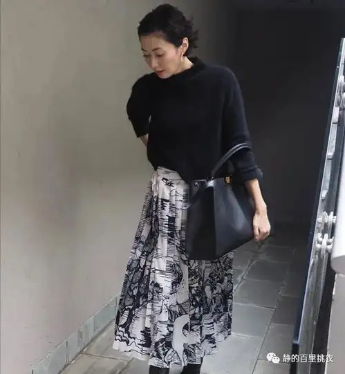 身材不好的50岁女人用穿衣套路3穿3不穿,越穿越优雅