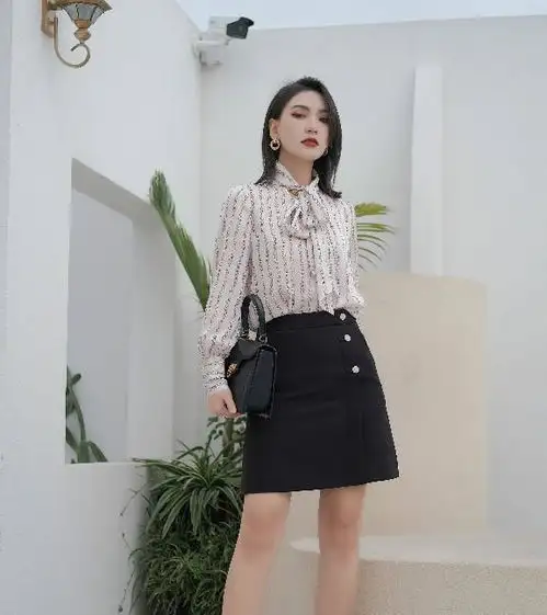 40岁女人裙子太短,难驾驭瞧这5款半身短裙,显年轻又洋气