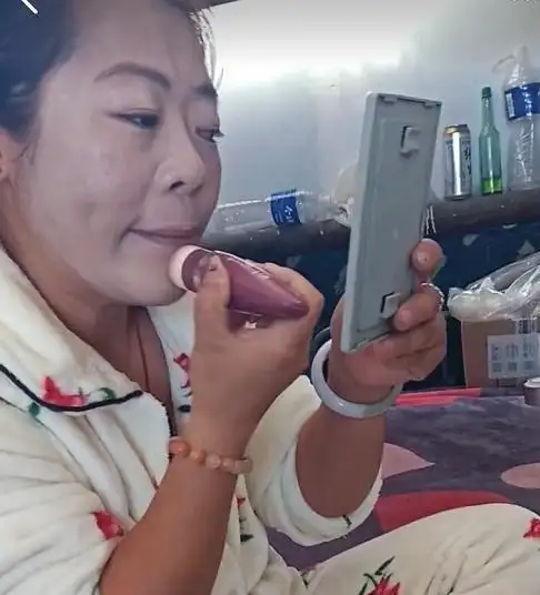 抖音美妆主播走红,看完视频之后,网友原来网红都是这样的吗