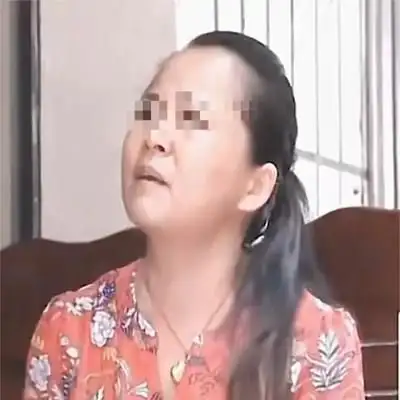 大妈卷走所有积蓄留下患癌丈夫和子女,如今子女发财她索要80万