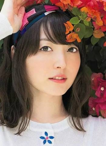 花泽香菜开通微博,关注人数一度超过20万,评论区彻底炸开锅