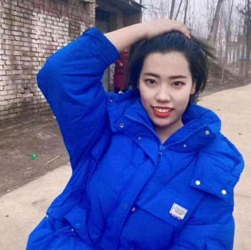 女子回村想找个对象,结果没有媒婆帮忙,她埋怨父母把她耽误了