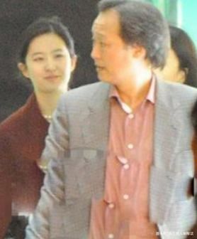 杨采钰和陈金飞,相差30岁的男女,经历了从相恋到婚变
