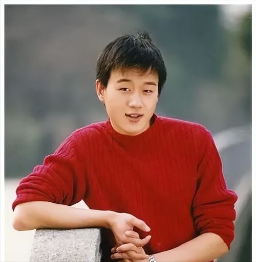 45岁的中年男演员,家庭事业能够保持他这样的恐怕不多了