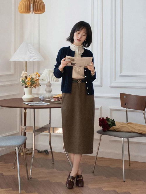 种穿搭比较适合30多岁左右的女性穿,穿起来优雅大气