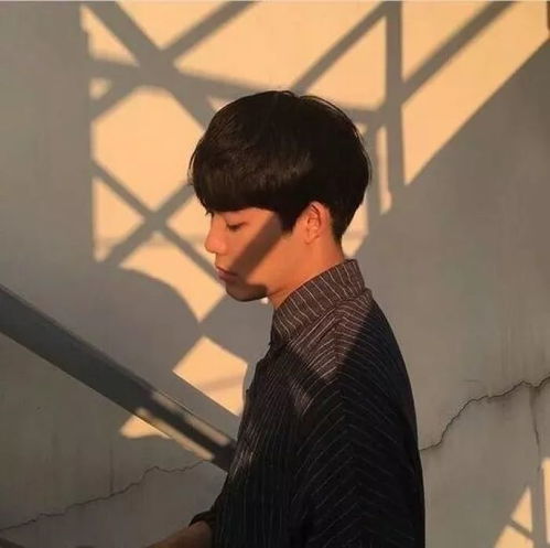 帅气又酷的中年男人头像星座