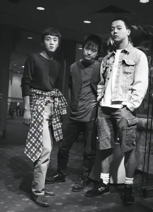 instyle书房007当女性拿起相机