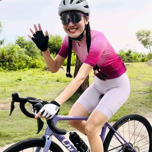 惋惜31岁美女骑手香港骑行殒命,现场视频曝光,疑是锁车鞋闯祸