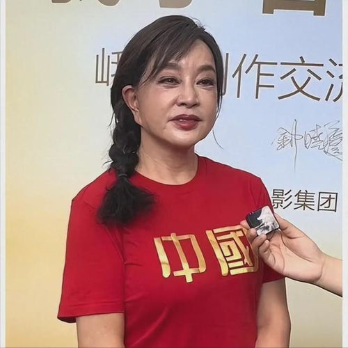 曝73岁刘晓庆已离婚,有8个男朋友,疑因缺钱向老板借3000万还债