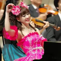惊呆了,日本50岁美魔女假扮16岁高中女生,竟毫无违和感