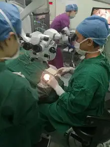 孝顺孙儿巧设骗局百岁老人在谈笑间治愈白内障