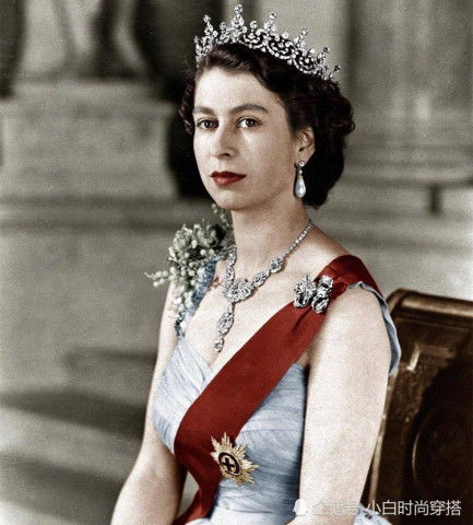 英国女王庆93岁生日,年轻旧照被扒,一路走来颜值变化巨大