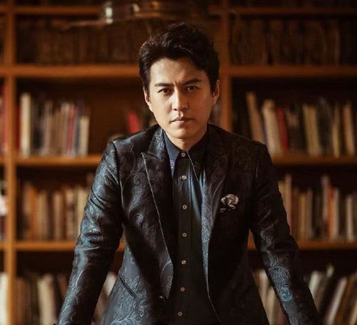 为了靳东,61岁大姨闹分居,网友这才是真爱粉