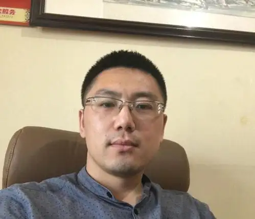 35岁男人微信用什么头像查出