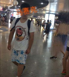 13岁南京男孩咸猪手频繁猥亵过路女子遭扒父亲带其自首