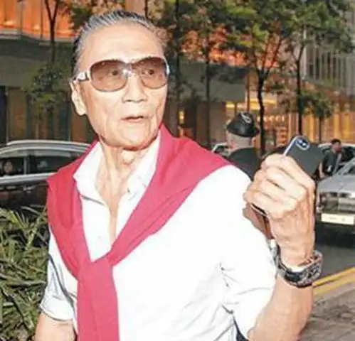 跟谢贤分手后,coco自爆谢贤年纪那么大,很多方面确实满足不了我