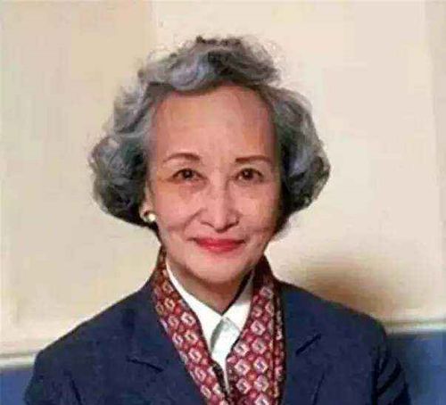 她中年丧夫,历经磨难却优雅美丽,这才是岁月不败的真美人