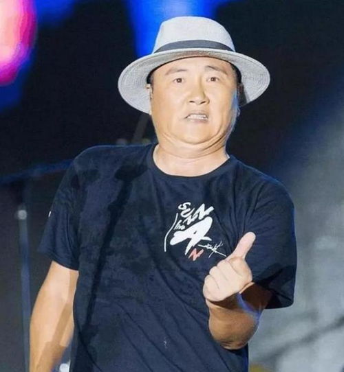 30岁小叮当现身发布会,脸部发福如发面馒头,童星也难逃中年危机