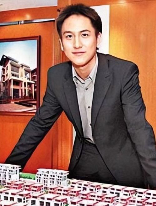 4位大龄未婚百亿富二代,未婚生子,女友换不断,40岁仍单身