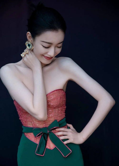 美人骨,说的就是倪妮和江疏影的锁骨吧