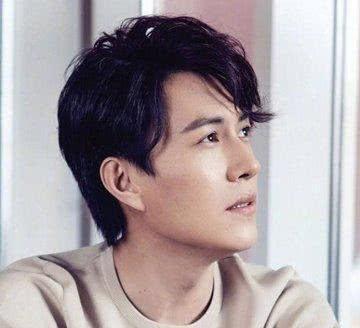 男士西装怎么穿更显年轻帅气三组时尚穿搭方案供你参考