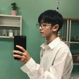 头像把恋爱的酸臭味忘了吧,你只需要记住钱的芳香