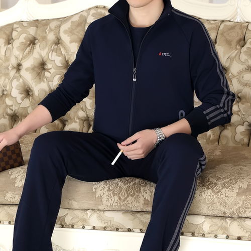 去年的运动服别穿了,今年流行时髦运动套装,爱运动的男人喜欢穿