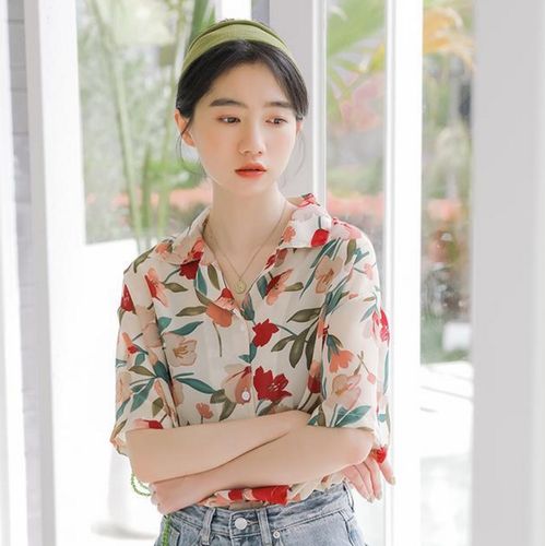 突然发现今年流行牡蛎衫烟管裤,推荐70后女人穿,显高贵