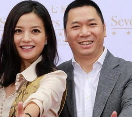 42岁赵薇老公近照,原来每天面对这样的男人,网友这辈子真值了