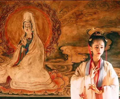 u故事30岁美女辞职,穿汉服游冰岛跳海,惊艳世界