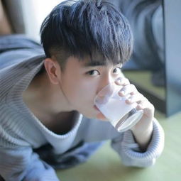 2018最新版最帅男生图片伤感大全有意境带点伤感的男生头像