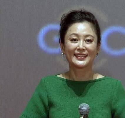 陈凯歌妻子近照曝光,昔日的第一美人,如今怎么成了这样