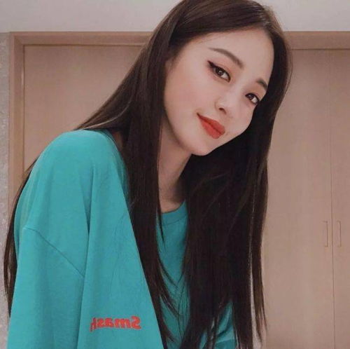 出道整成金喜善,曾因太美被霸凌,年年变脸,如今40岁像20身材