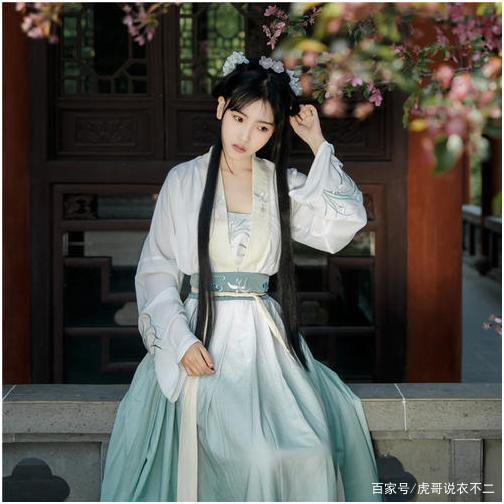 秋天如何走好古风style仅仅穿汉服是不够的,妆容也要跟上
