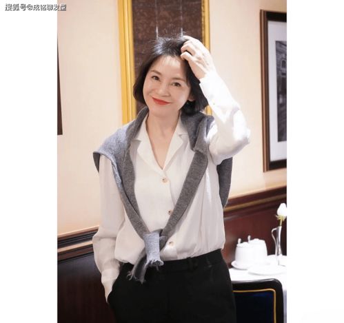 50岁女人的精致穿搭,端庄大气又显气质,时尚减龄又不失女人味