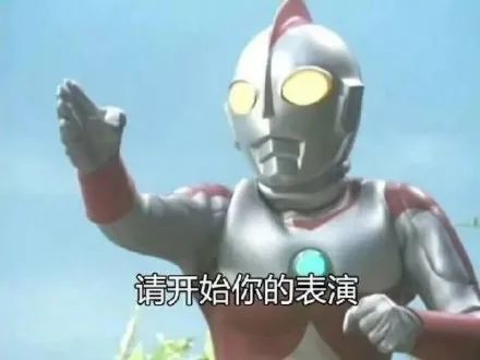 女友被男同事强吻了三分钟,我还在楼上玩手办