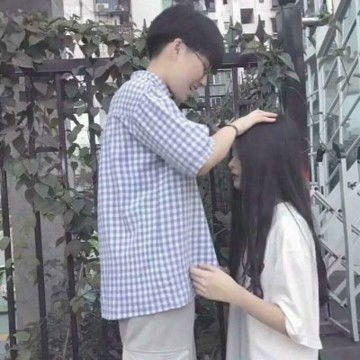 中年情侣头像真人一人一半两张